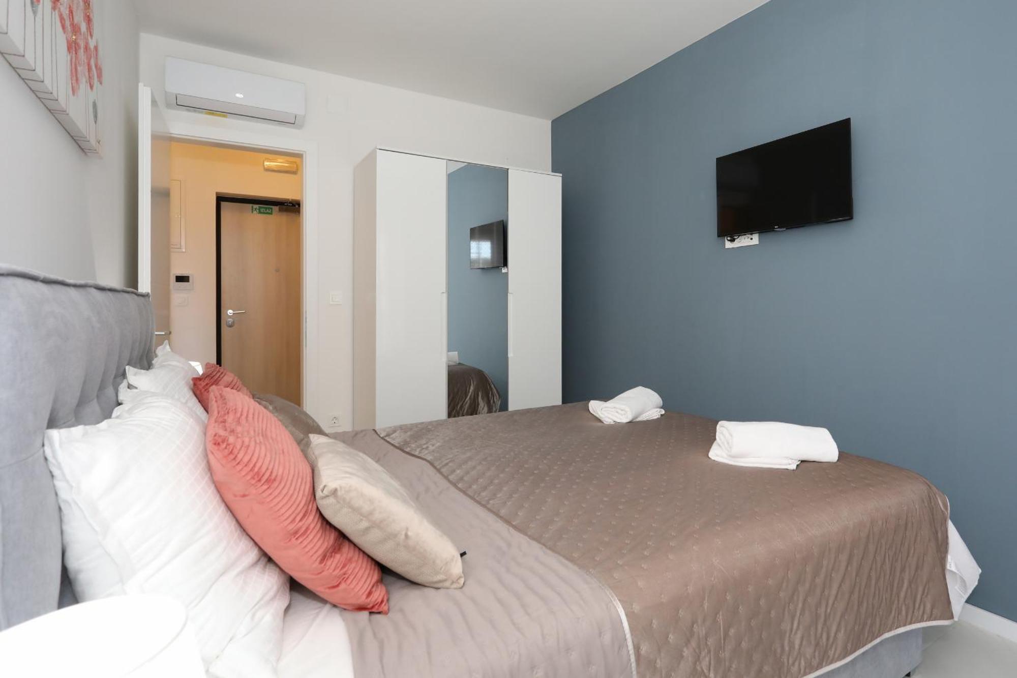 Apartment Relex With Pool & Jacuzzi プリヴラカ エクステリア 写真