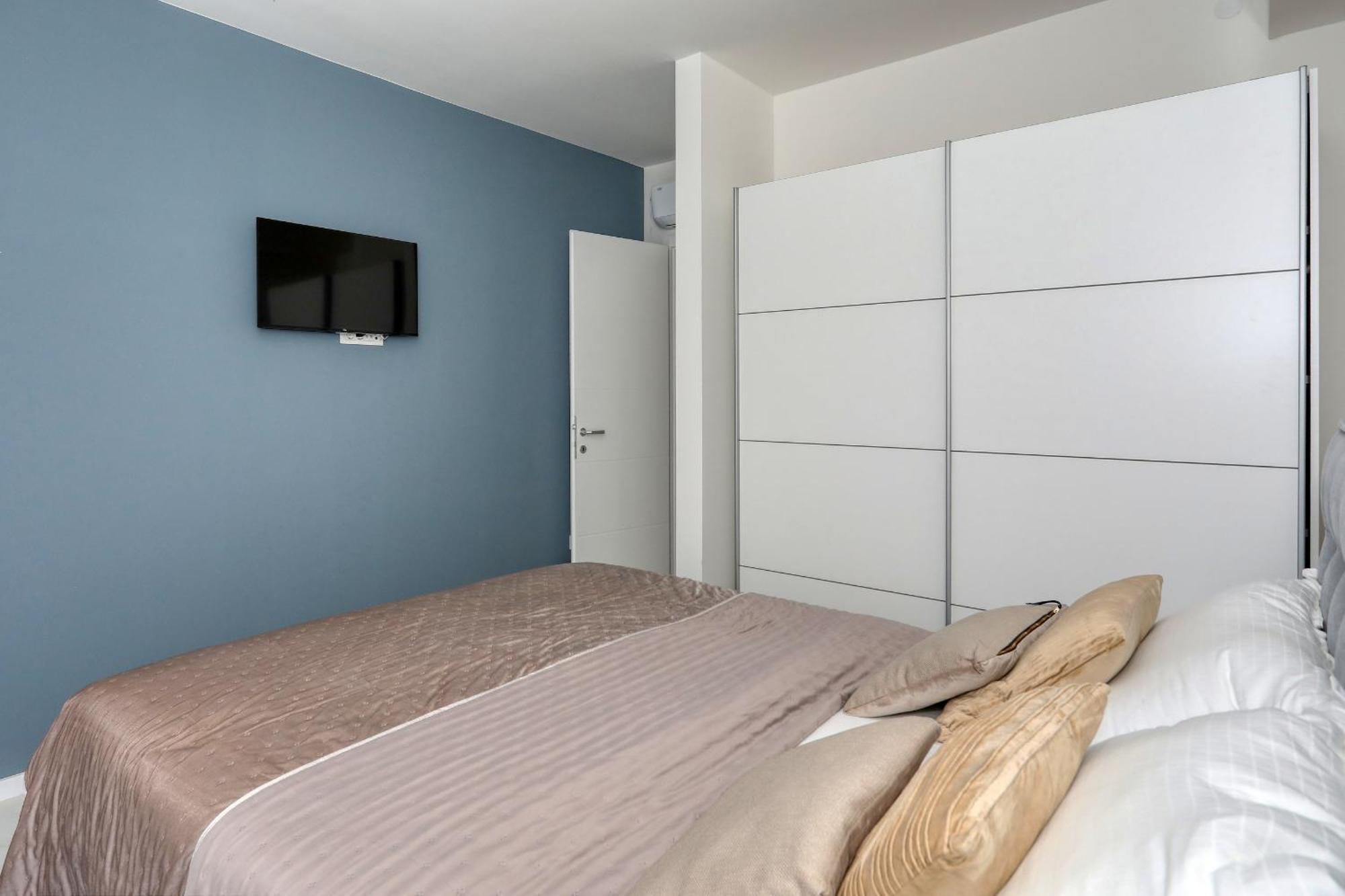 Apartment Relex With Pool & Jacuzzi プリヴラカ エクステリア 写真