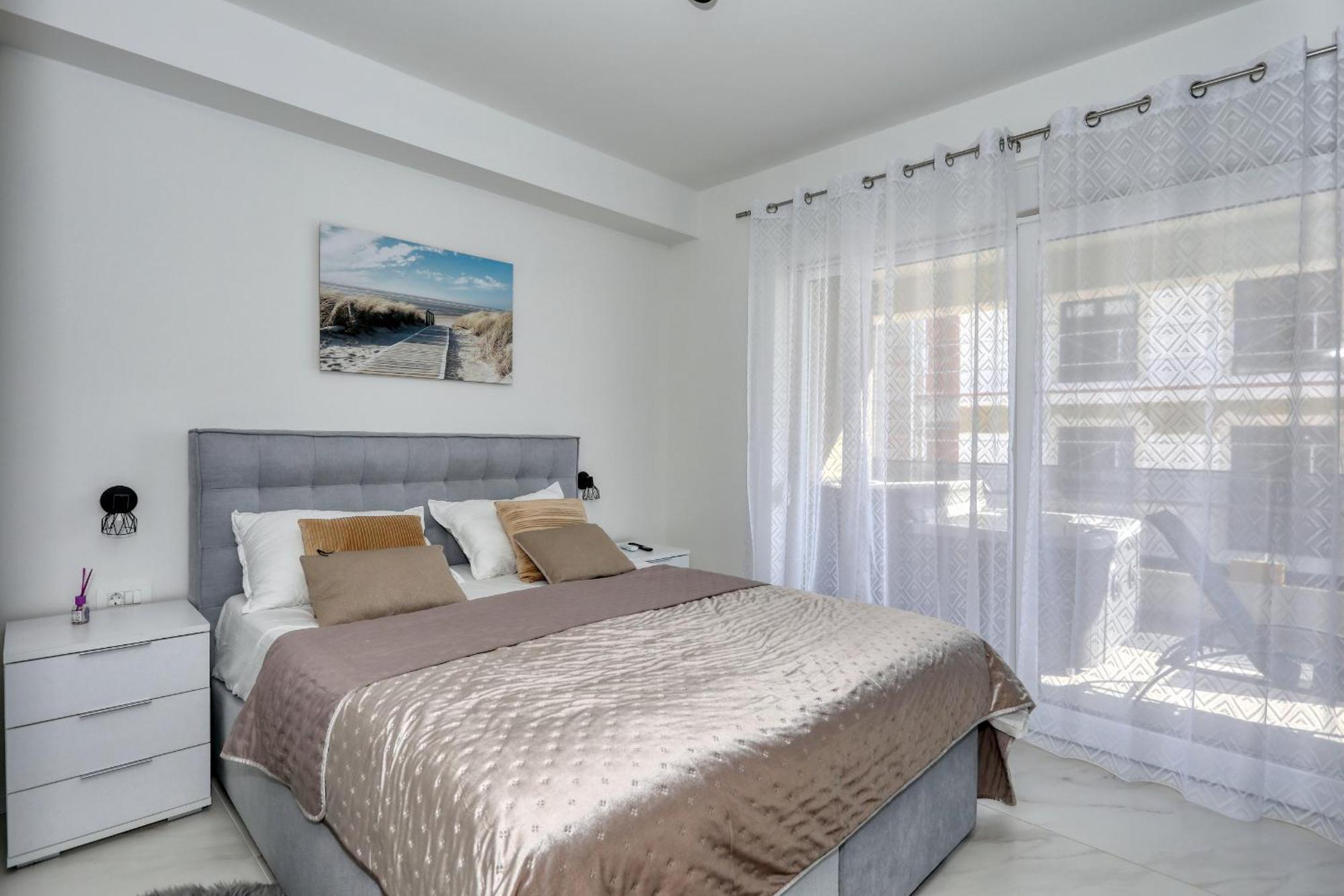 Apartment Relex With Pool & Jacuzzi プリヴラカ エクステリア 写真
