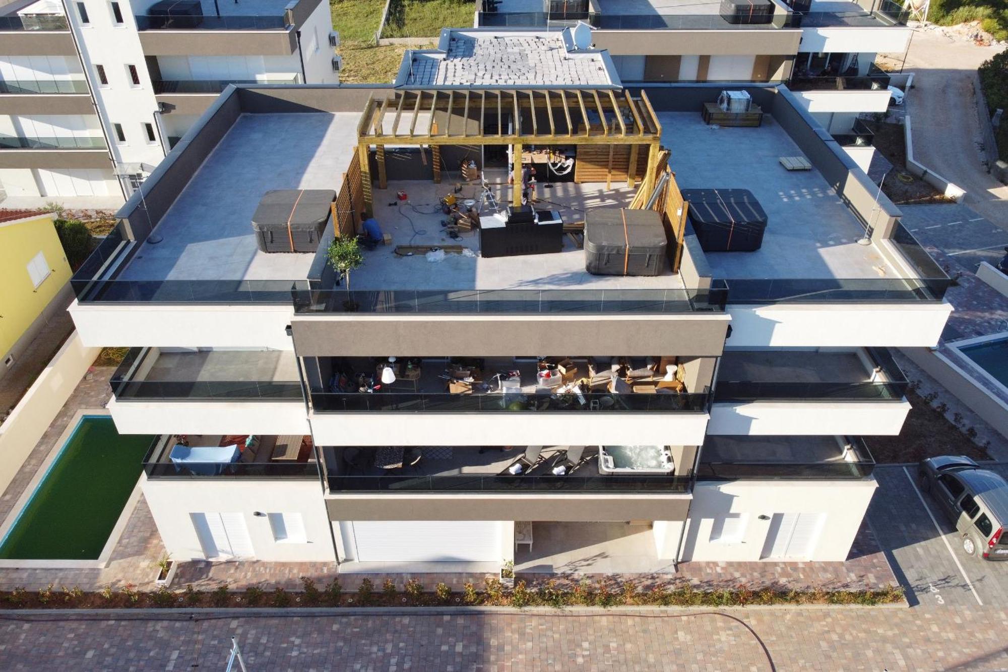 Apartment Relex With Pool & Jacuzzi プリヴラカ エクステリア 写真